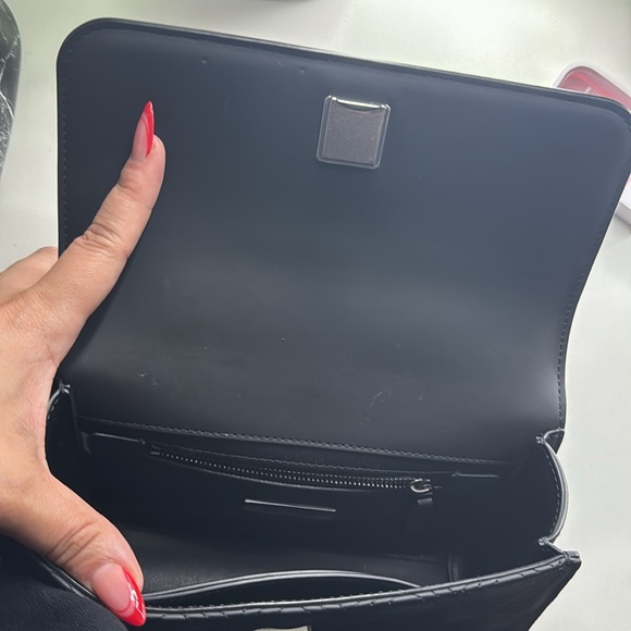 Tory burch matte black purse - Picture 9 of 9